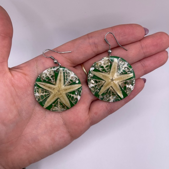 Boho Green Beaded Inlay Starfish Pendant Necklace and Earring Set - Picture 5 of 6